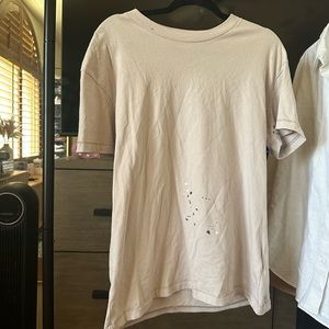 Abercrombie everyday essential tan short sleeve shirt with paint splatter